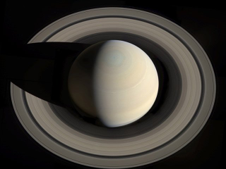 Illustration for article titled ¿Qué ocurriría si de repente aparecieses en los anillos de Saturno?